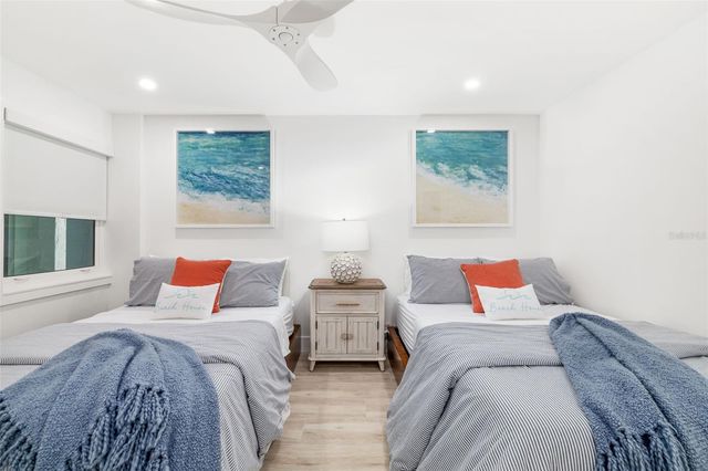 19 WHISPERING SANDS DRIVE 302, Sarasota, FL 34242