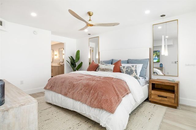 19 WHISPERING SANDS DRIVE 302, Sarasota, FL 34242