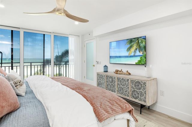 19 WHISPERING SANDS DRIVE 302, Sarasota, FL 34242