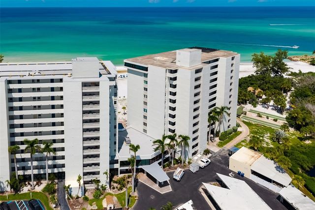 19 WHISPERING SANDS DRIVE 302, Sarasota, FL 34242