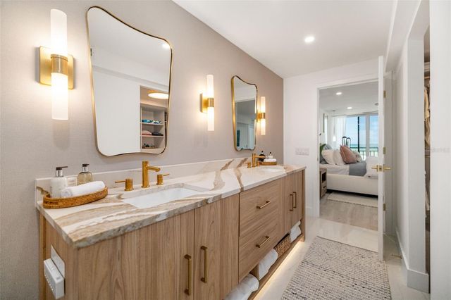 19 WHISPERING SANDS DRIVE 302, Sarasota, FL 34242