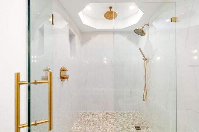 19 WHISPERING SANDS DRIVE 302, Sarasota, FL 34242