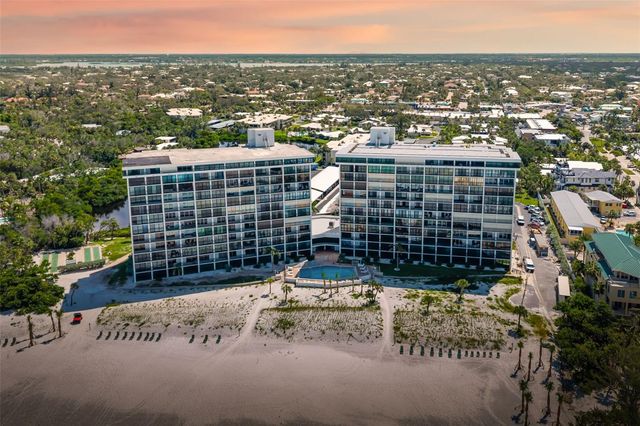 19 WHISPERING SANDS DRIVE 302, Sarasota, FL 34242