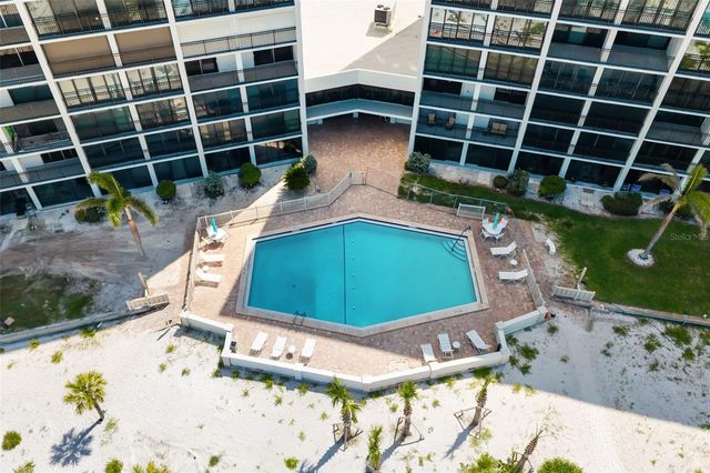 19 WHISPERING SANDS DRIVE 302, Sarasota, FL 34242