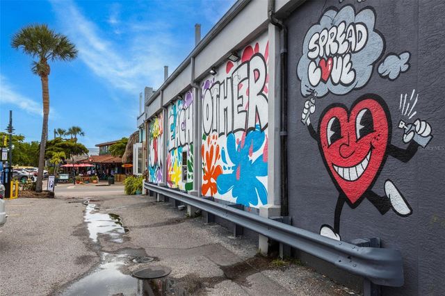 19 WHISPERING SANDS DRIVE 302, Sarasota, FL 34242