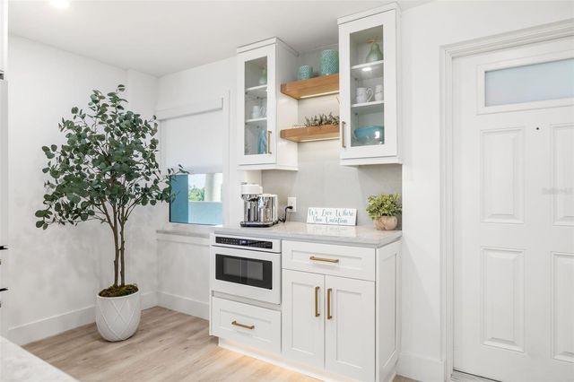 19 WHISPERING SANDS DRIVE 302, Sarasota, FL 34242