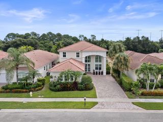 147 Via Condado Way, Palm Beach Gardens, FL 33418