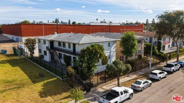 3213 Bartdon Avenue, Inglewood, CA 90303