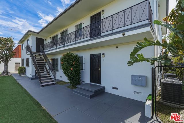 3213 Bartdon Avenue, Inglewood, CA 90303