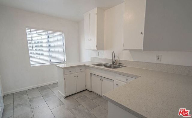 3213 Bartdon Avenue, Inglewood, CA 90303