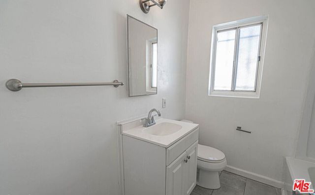 3213 Bartdon Avenue, Inglewood, CA 90303
