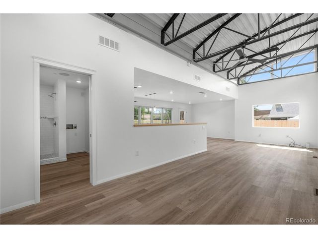 1957 Blackhawk St, Aurora, CO 80011