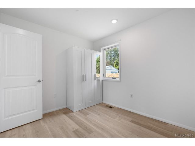 1957 Blackhawk St, Aurora, CO 80011