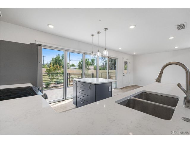 1957 Blackhawk St, Aurora, CO 80011