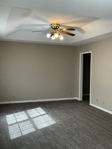 575 Brady Dr, Clarksville, TN 37042