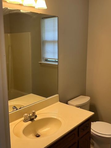 575 Brady Dr, Clarksville, TN 37042