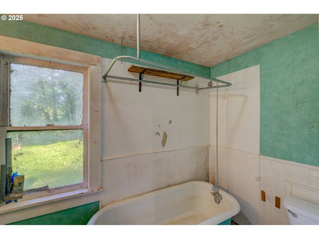 43620 SYLVANDALE Ln, Astoria, OR 97103