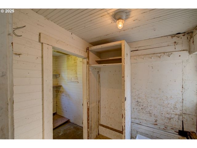 43620 SYLVANDALE Ln, Astoria, OR 97103