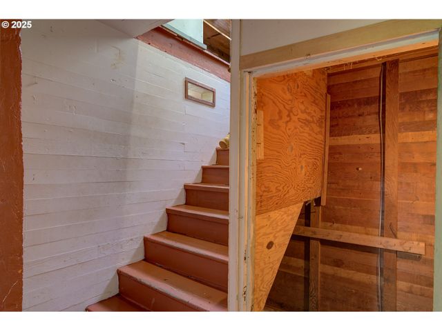 43620 SYLVANDALE Ln, Astoria, OR 97103