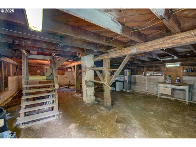 43620 SYLVANDALE Ln, Astoria, OR 97103