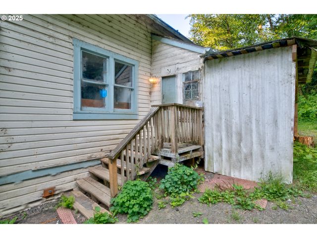 43620 SYLVANDALE Ln, Astoria, OR 97103