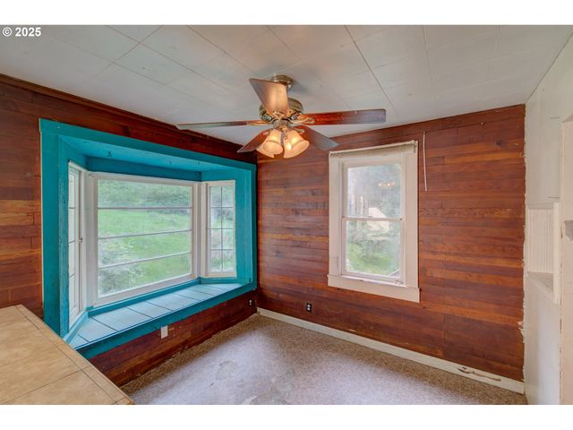 43620 SYLVANDALE Ln, Astoria, OR 97103