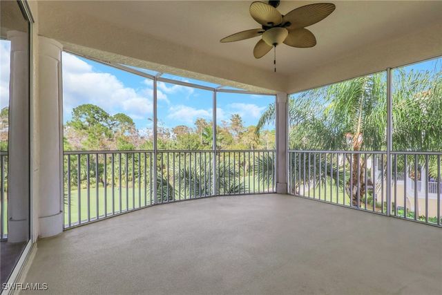 4863 Hampshire CT 207, Naples, FL 34112