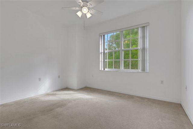 4863 Hampshire CT 207, Naples, FL 34112