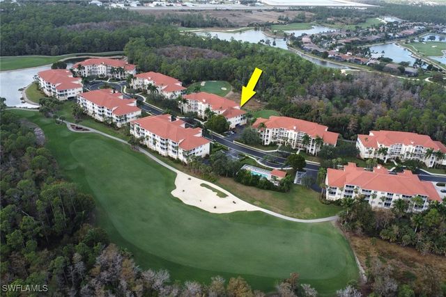 4863 Hampshire CT 207, Naples, FL 34112