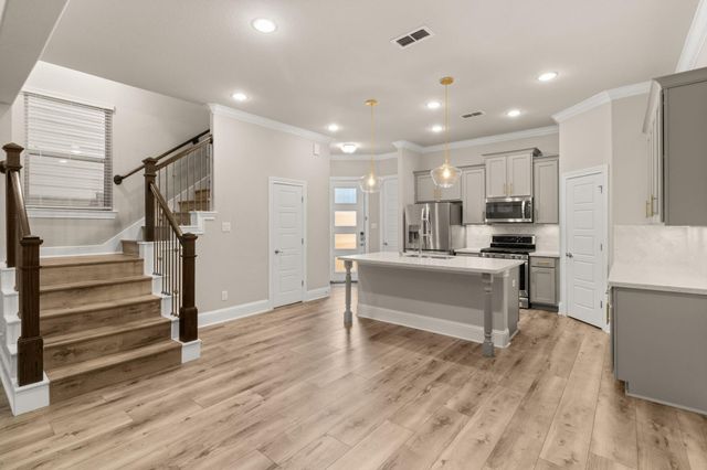 1002 Shepherd Oaks Drive, Houston, TX 77018