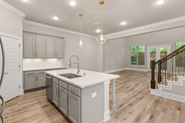 1002 Shepherd Oaks Drive, Houston, TX 77018