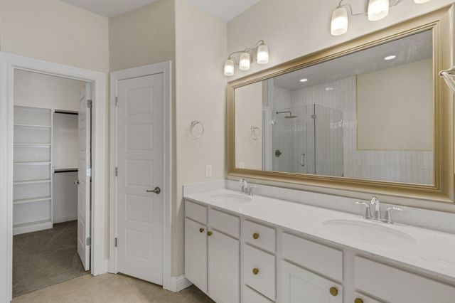 1002 Shepherd Oaks Drive, Houston, TX 77018