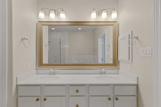 1002 Shepherd Oaks Drive, Houston, TX 77018