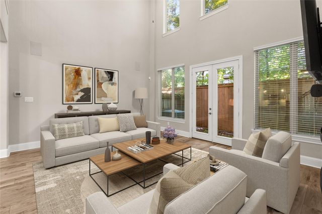 1002 Shepherd Oaks Drive, Houston, TX 77018