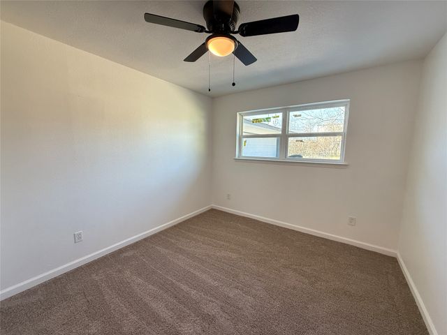 106 W Jeter Street, Mabank, TX 75147