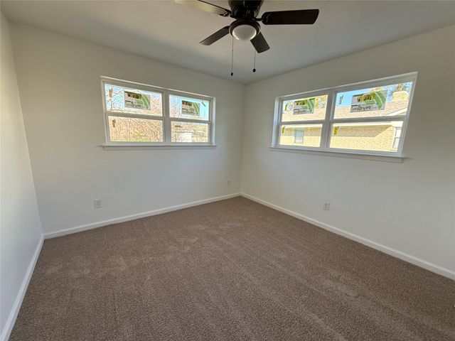 106 W Jeter Street, Mabank, TX 75147