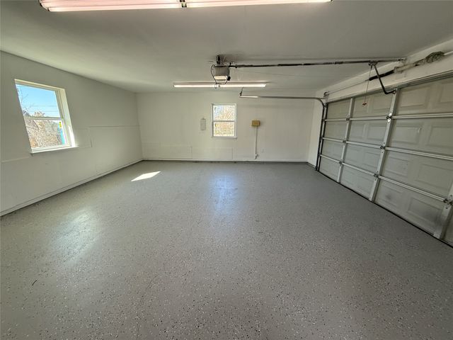 106 W Jeter Street, Mabank, TX 75147