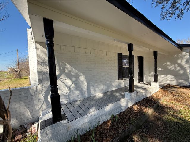 106 W Jeter Street, Mabank, TX 75147