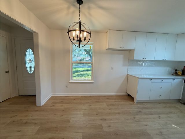 106 W Jeter Street, Mabank, TX 75147
