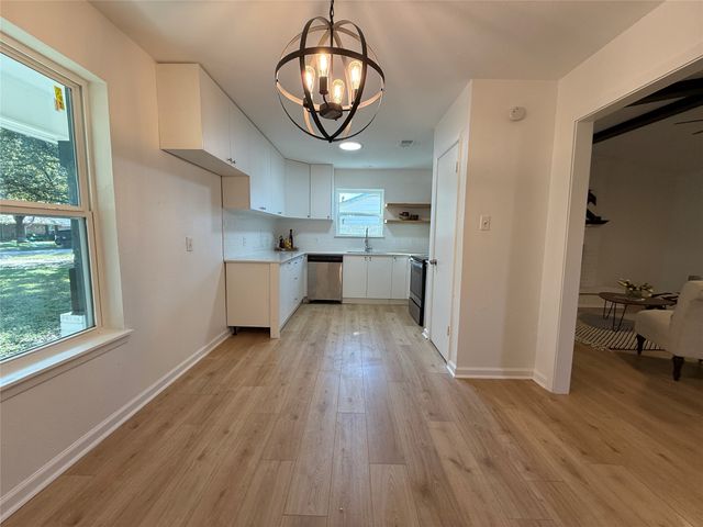 106 W Jeter Street, Mabank, TX 75147