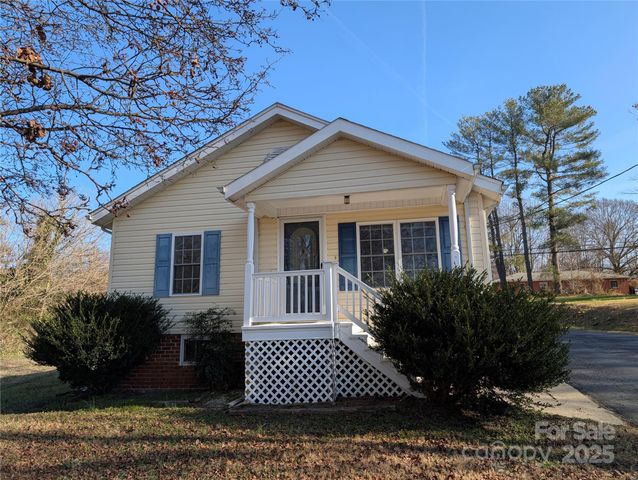 2507 Norwood Street SW, Lenoir, NC 28645