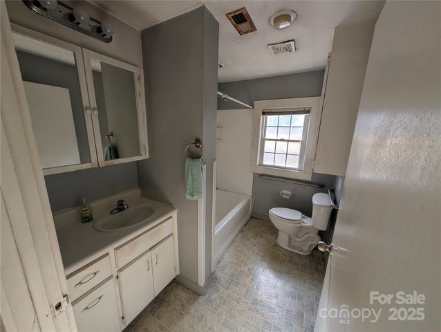 2507 Norwood Street SW, Lenoir, NC 28645