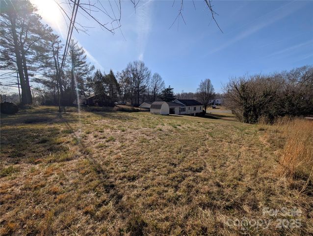 2507 Norwood Street SW, Lenoir, NC 28645