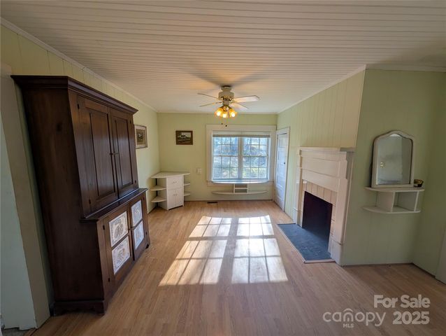 2507 Norwood Street SW, Lenoir, NC 28645