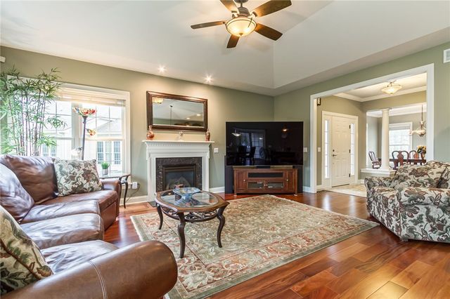 1042 Chapelhill Drive, Victor, NY 14564