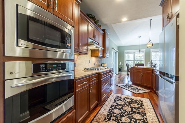 1042 Chapelhill Drive, Victor, NY 14564