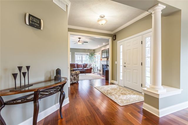 1042 Chapelhill Drive, Victor, NY 14564