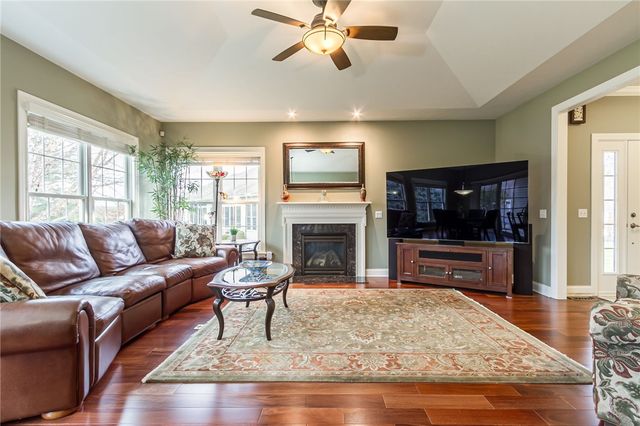 1042 Chapelhill Drive, Victor, NY 14564