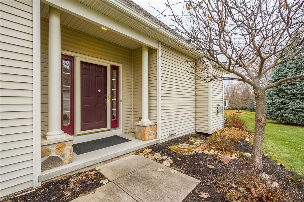 1042 Chapelhill Drive, Victor, NY 14564