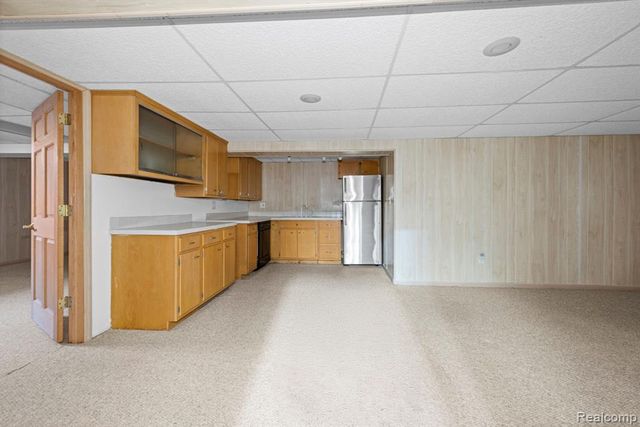 20085 Wedgewood Drive, Grosse Pointe Woods, MI 48236
